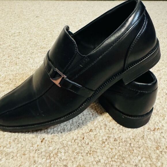 Perry Ellis Elegant Black Leather Loafers - Picture 2 of 10